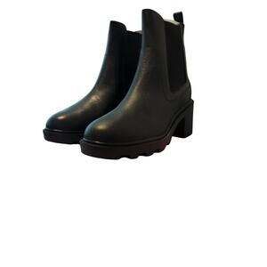 Lisa Vicky Boot Size 8 New in Box